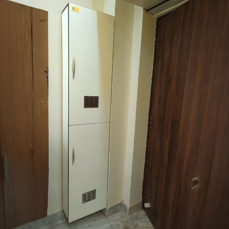 Multi cabinet door back box